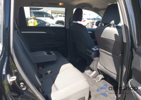 2017 Toyota Highlander Le z USA, uszkodzony, nr VIN 5TDZARFH8HS030071